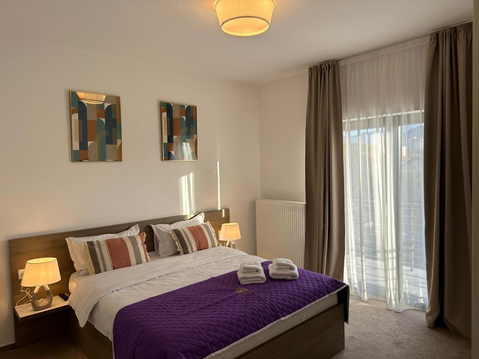 Luxury Glam Apartments & Studios Near Coresi Mall Brasov Exterior photo